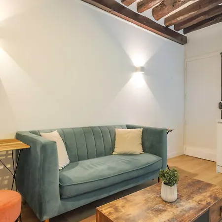 Relaxing Urban Getaway, Notre Dame Apartmán