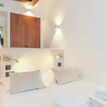 Relaxing Urban Getaway, Notre Dame *