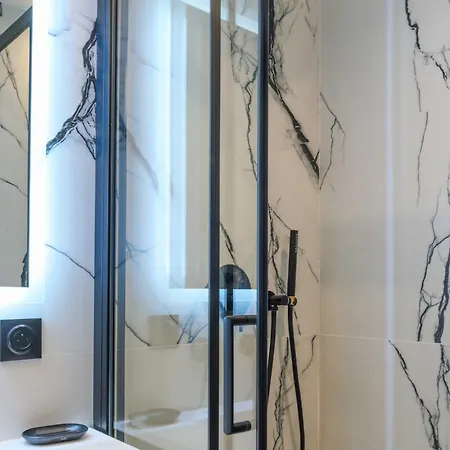 Relaxing Urban Getaway, Notre Dame Apartment *